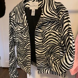 Zebra print Jacket with removable faux fur color.